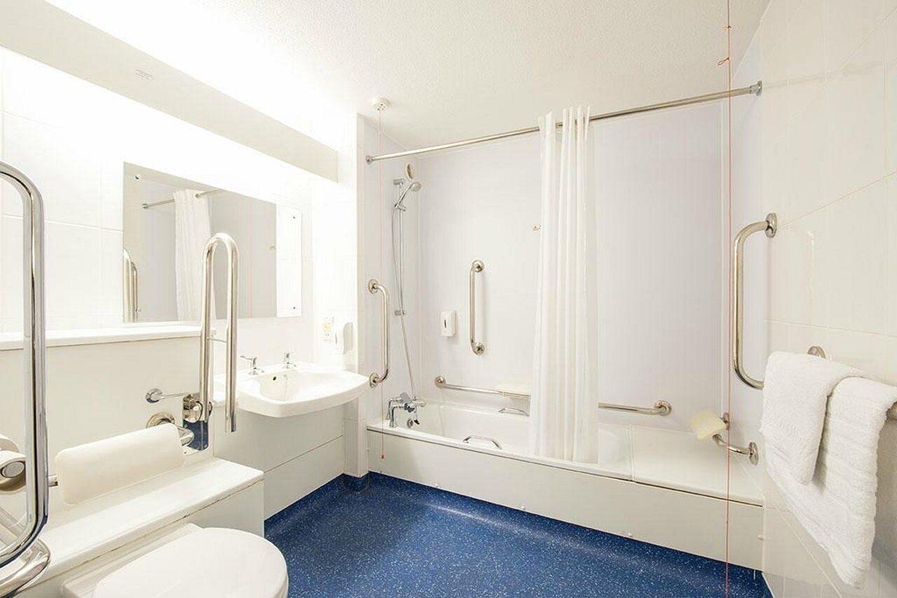 Travelodge Manchester Birch M62 Eastbound Heywood Esterno foto